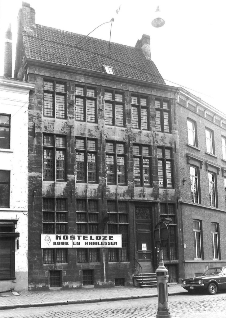 Lange Steenstraat 8 in 1976 - pic inventaris.onroerenderfgoed.be