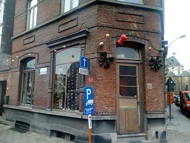 4 Nieuwpoort - hoek Oude Schaapmarkt -- café Parels (1)